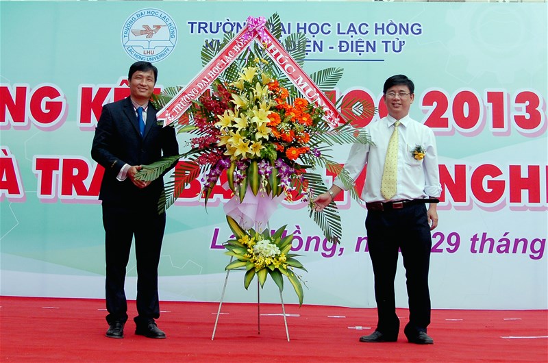 lãnh đạo nhà trường